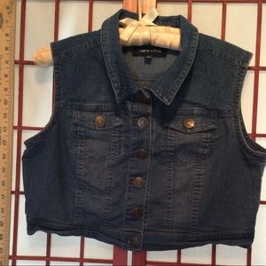 Stylish Cropped Denim Vest